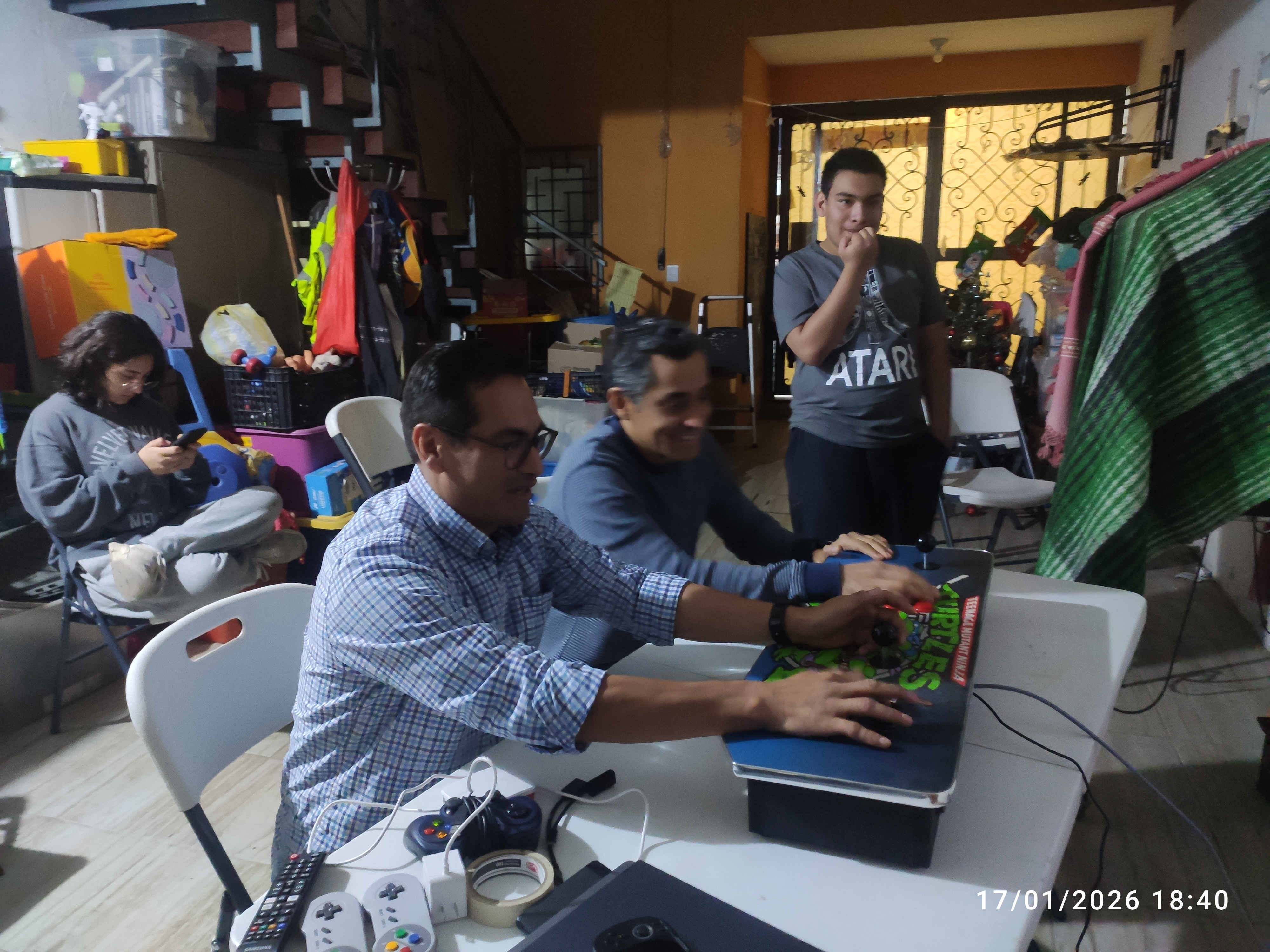 Arma tu Arcade Retro con Software Libre — por Hermes Ojeda Bravo y Hermes Ojeda Ruiz